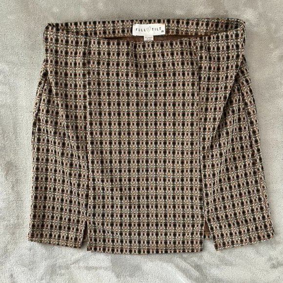 Pattern Fitted Skirt - Picture 5 of 5